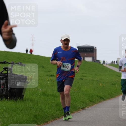 04.05.2025 - 8. Wedeler Halbmarathon Yannick Fuchs http://msf.ph/oto/7828404 04.05.2025 11:16:02 Laufen 790, 352 meine-sportfotos.de