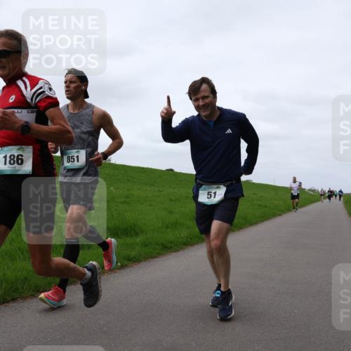 04.05.2025 - 8. Wedeler Halbmarathon Yannick Fuchs http://msf.ph/oto/7828414 04.05.2025 11:35:13 Laufen 186, 851, 51 meine-sportfotos.de