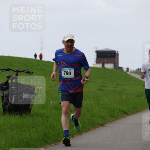 04.05.2025 - 8. Wedeler Halbmarathon Yannick Fuchs http://msf.ph/oto/7828419 04.05.2025 11:16:03 Laufen 790, 352 meine-sportfotos.de