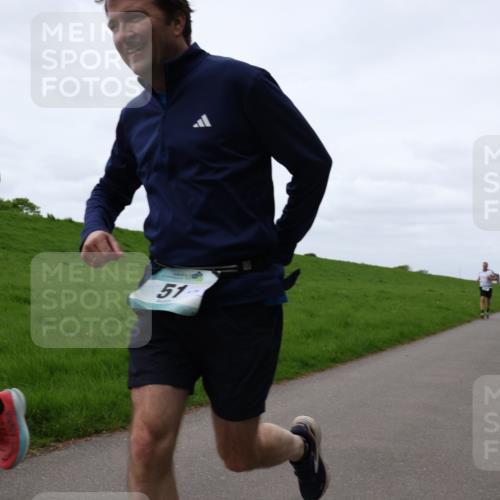 04.05.2025 - 8. Wedeler Halbmarathon Yannick Fuchs http://msf.ph/oto/7828431 04.05.2025 11:35:13 Laufen 51 meine-sportfotos.de
