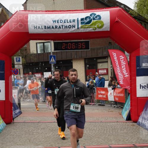 04.05.2025 - 8. Wedeler Halbmarathon Felixshl http://msf.ph/oto/7828442 04.05.2025 12:06:33 Ziel 192, 195, 198, 548 meine-sportfotos.de