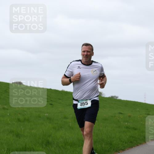 04.05.2025 - 8. Wedeler Halbmarathon Yannick Fuchs http://msf.ph/oto/7828461 04.05.2025 11:35:17 Laufen 855 meine-sportfotos.de