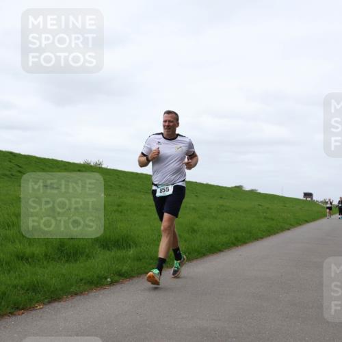 04.05.2025 - 8. Wedeler Halbmarathon Yannick Fuchs http://msf.ph/oto/7828469 04.05.2025 11:35:18 Laufen 855 meine-sportfotos.de