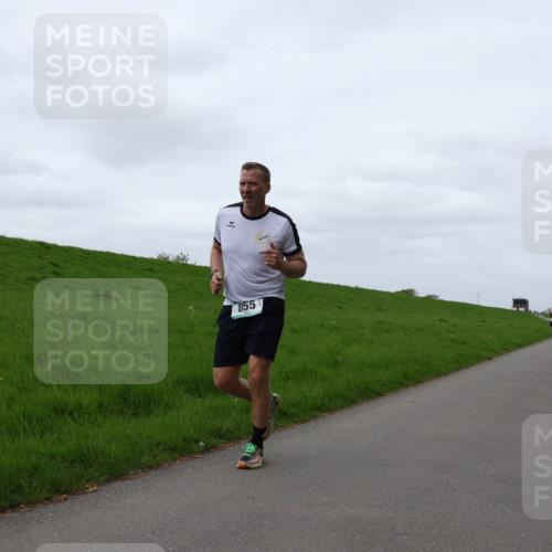 04.05.2025 - 8. Wedeler Halbmarathon Yannick Fuchs http://msf.ph/oto/7828477 04.05.2025 11:35:18 Laufen 855 meine-sportfotos.de