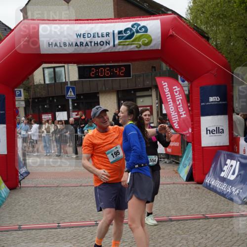 04.05.2025 - 8. Wedeler Halbmarathon Felixshl http://msf.ph/oto/7828595 04.05.2025 12:06:40 Ziel 192, 195, 554 meine-sportfotos.de
