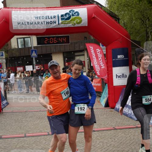 04.05.2025 - 8. Wedeler Halbmarathon Felixshl http://msf.ph/oto/7828662 04.05.2025 12:06:42 Ziel 333, 554 meine-sportfotos.de