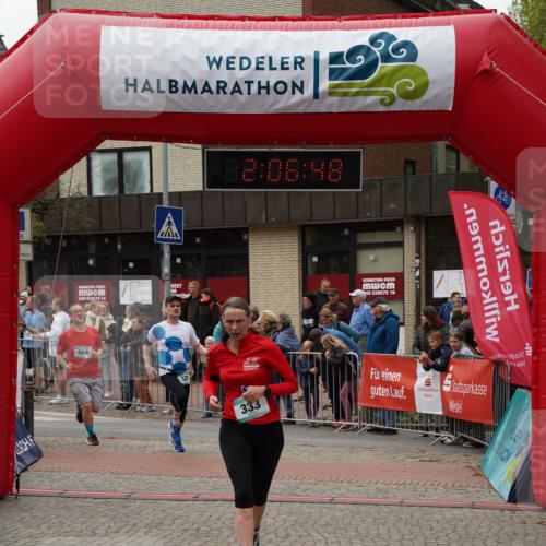 04.05.2025 - 8. Wedeler Halbmarathon Felixshl http://msf.ph/oto/7828678 04.05.2025 12:06:46 Ziel 304, 329, 333 meine-sportfotos.de