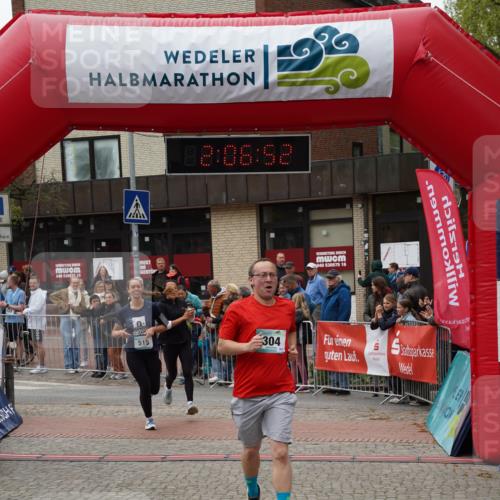 04.05.2025 - 8. Wedeler Halbmarathon Felixshl http://msf.ph/oto/7828748 04.05.2025 12:06:49 Ziel 304, 329, 333, 515, 976 meine-sportfotos.de