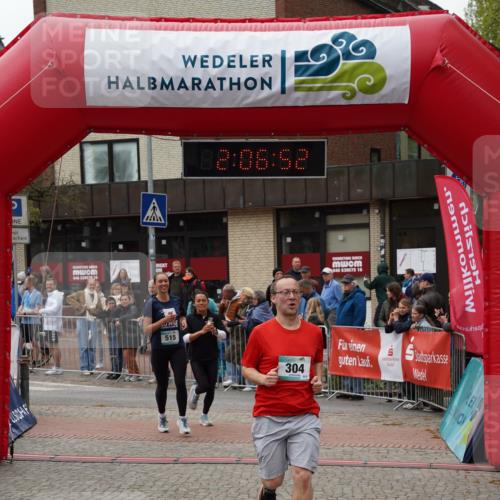 04.05.2025 - 8. Wedeler Halbmarathon Felixshl http://msf.ph/oto/7828755 04.05.2025 12:06:50 Ziel 304, 329, 333, 515, 976 meine-sportfotos.de