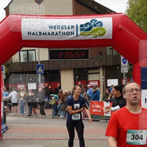 04.05.2025 - 8. Wedeler Halbmarathon Felixshl http://msf.ph/oto/7828783 04.05.2025 12:06:52 Ziel 304, 329, 515, 976 meine-sportfotos.de