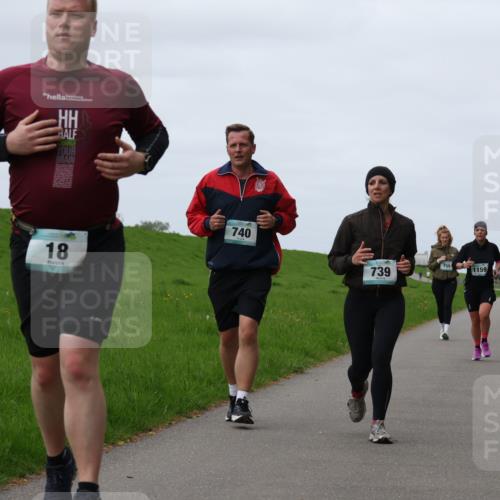 04.05.2025 - 8. Wedeler Halbmarathon Yannick Fuchs http://msf.ph/oto/7828857 04.05.2025 11:35:47 Laufen 18, 740, 3310, 759, 739, 1159 meine-sportfotos.de