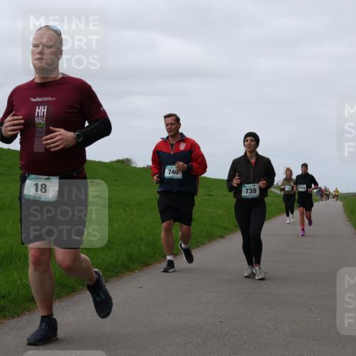 04.05.2025 - 8. Wedeler Halbmarathon Yannick Fuchs http://msf.ph/oto/7828872 04.05.2025 11:35:48 Laufen 18, 3810, 740, 739, 1159 meine-sportfotos.de