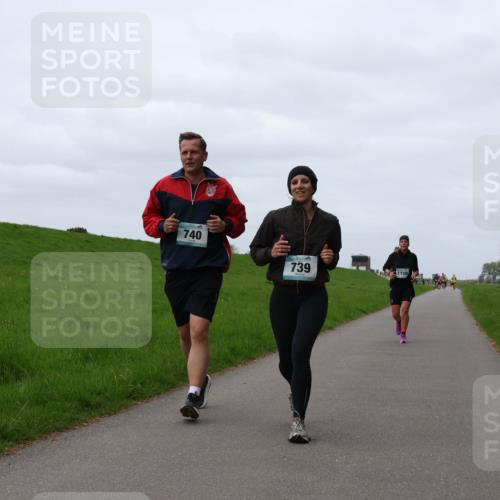 04.05.2025 - 8. Wedeler Halbmarathon Yannick Fuchs http://msf.ph/oto/7828898 04.05.2025 11:35:50 Laufen 740, 739 meine-sportfotos.de