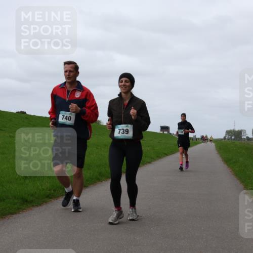 04.05.2025 - 8. Wedeler Halbmarathon Yannick Fuchs http://msf.ph/oto/7828904 04.05.2025 11:35:50 Laufen 740, 739 meine-sportfotos.de