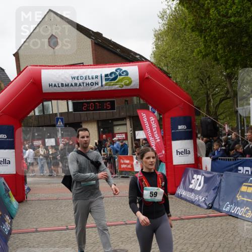 04.05.2025 - 8. Wedeler Halbmarathon Felixshl http://msf.ph/oto/7828945 04.05.2025 12:07:13 Ziel 59, 117 meine-sportfotos.de