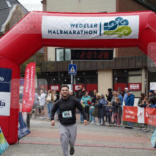 04.05.2025 - 8. Wedeler Halbmarathon Felixshl http://msf.ph/oto/7828993 04.05.2025 12:07:26 Ziel 915 meine-sportfotos.de