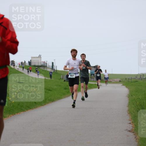 04.05.2025 - 8. Wedeler Halbmarathon Yannick Fuchs http://msf.ph/oto/7828996 04.05.2025 11:17:03 Laufen 1204, 957 meine-sportfotos.de