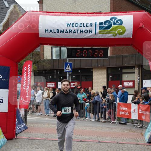 04.05.2025 - 8. Wedeler Halbmarathon Felixshl http://msf.ph/oto/7829001 04.05.2025 12:07:26 Ziel 915 meine-sportfotos.de