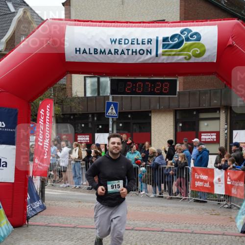 04.05.2025 - 8. Wedeler Halbmarathon Felixshl http://msf.ph/oto/7829007 04.05.2025 12:07:26 Ziel 915 meine-sportfotos.de