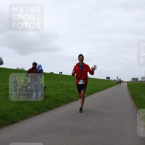 04.05.2025 - 8. Wedeler Halbmarathon Yannick Fuchs http://msf.ph/oto/7829063 04.05.2025 11:17:06 Laufen 3, 1204 meine-sportfotos.de