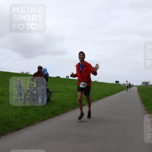 04.05.2025 - 8. Wedeler Halbmarathon Yannick Fuchs http://msf.ph/oto/7829071 04.05.2025 11:17:06 Laufen 1204 meine-sportfotos.de