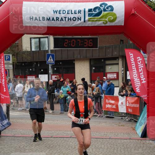 04.05.2025 - 8. Wedeler Halbmarathon Felixshl http://msf.ph/oto/7829159 04.05.2025 12:07:34 Ziel 95, 171, 553 meine-sportfotos.de