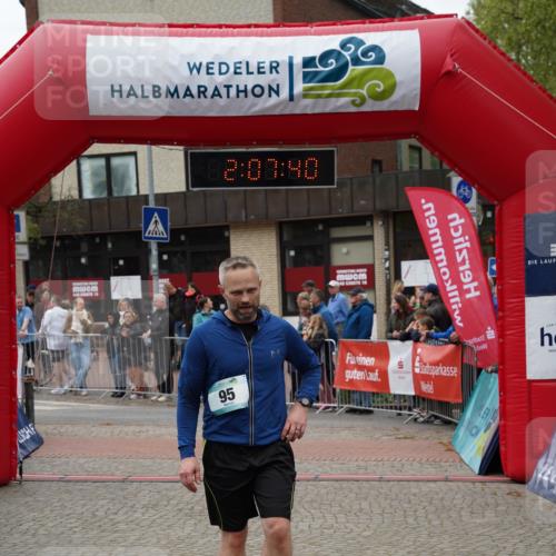 04.05.2025 - 8. Wedeler Halbmarathon Felixshl http://msf.ph/oto/7829219 04.05.2025 12:07:38 Ziel 95, 171 meine-sportfotos.de