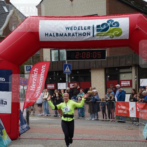 04.05.2025 - 8. Wedeler Halbmarathon Felixshl http://msf.ph/oto/7829243 04.05.2025 12:08:03 Ziel 17 meine-sportfotos.de