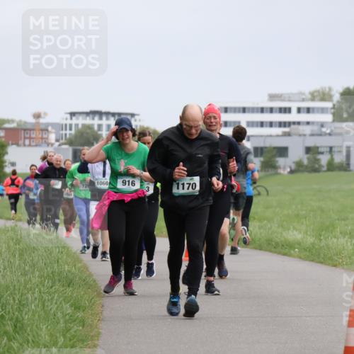 04.05.2025 - 8. Wedeler Halbmarathon Yannick Fuchs http://msf.ph/oto/7829407 04.05.2025 11:17:34 Laufen 1060, 916, 728, 1170, 3 meine-sportfotos.de