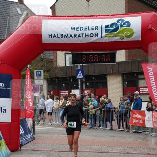 04.05.2025 - 8. Wedeler Halbmarathon Felixshl http://msf.ph/oto/7829438 04.05.2025 12:08:35 Ziel 682 meine-sportfotos.de