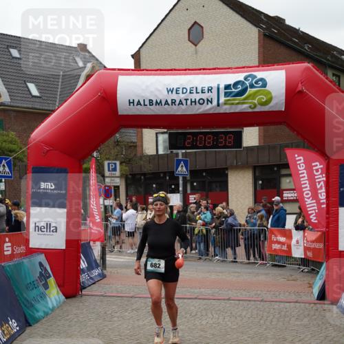 04.05.2025 - 8. Wedeler Halbmarathon Felixshl http://msf.ph/oto/7829446 04.05.2025 12:08:36 Ziel 682 meine-sportfotos.de