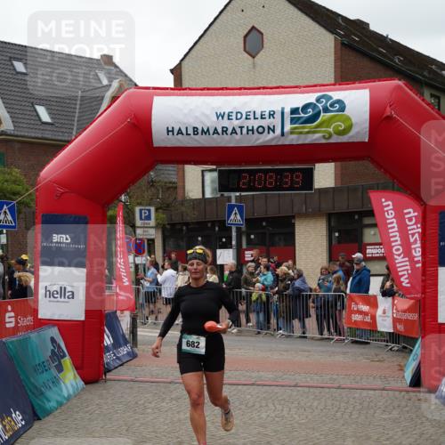 04.05.2025 - 8. Wedeler Halbmarathon Felixshl http://msf.ph/oto/7829453 04.05.2025 12:08:36 Ziel 682 meine-sportfotos.de