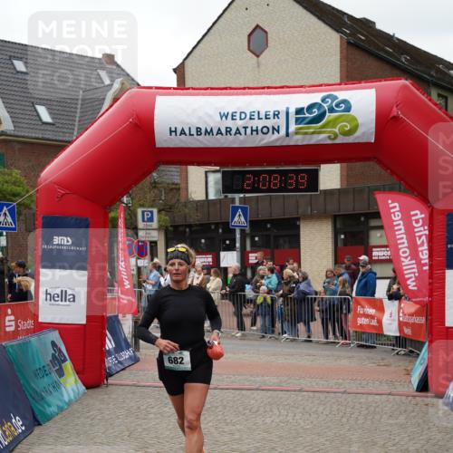 04.05.2025 - 8. Wedeler Halbmarathon Felixshl http://msf.ph/oto/7829466 04.05.2025 12:08:37 Ziel 93, 682 meine-sportfotos.de