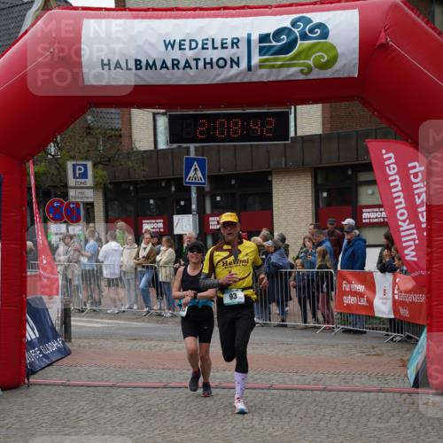 04.05.2025 - 8. Wedeler Halbmarathon Felixshl http://msf.ph/oto/7829489 04.05.2025 12:08:40 Ziel 93, 682, 1153 meine-sportfotos.de