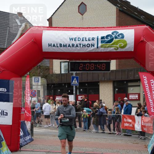 04.05.2025 - 8. Wedeler Halbmarathon Felixshl http://msf.ph/oto/7829583 04.05.2025 12:08:46 Ziel 93, 335, 1153 meine-sportfotos.de