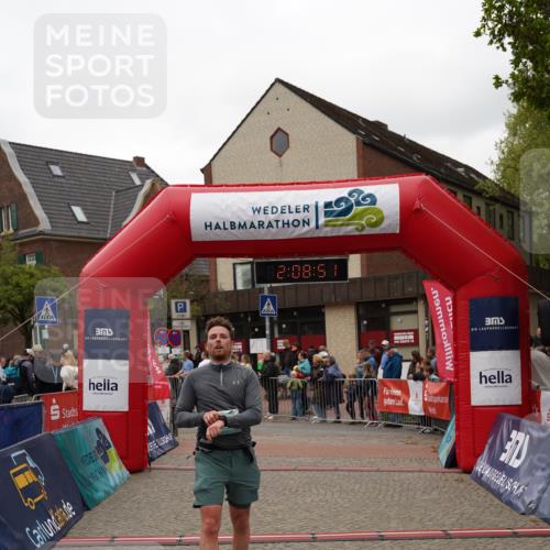 04.05.2025 - 8. Wedeler Halbmarathon Felixshl http://msf.ph/oto/7829619 04.05.2025 12:08:49 Ziel 335 meine-sportfotos.de