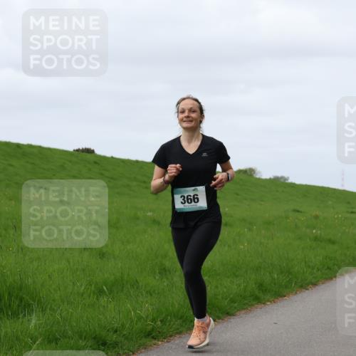 04.05.2025 - 8. Wedeler Halbmarathon Yannick Fuchs http://msf.ph/oto/7829626 04.05.2025 11:36:53 Laufen 366 meine-sportfotos.de