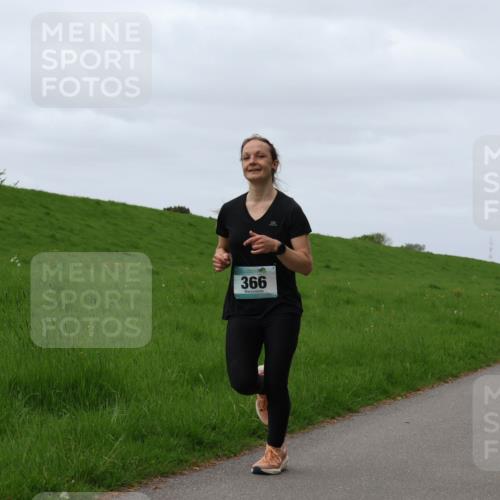 04.05.2025 - 8. Wedeler Halbmarathon Yannick Fuchs http://msf.ph/oto/7829634 04.05.2025 11:36:54 Laufen 366 meine-sportfotos.de