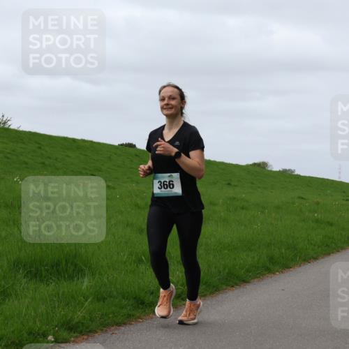 04.05.2025 - 8. Wedeler Halbmarathon Yannick Fuchs http://msf.ph/oto/7829636 04.05.2025 11:36:54 Laufen 9611, 366 meine-sportfotos.de
