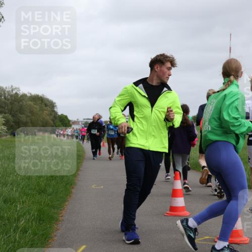 04.05.2025 - 8. Wedeler Halbmarathon Yannick Fuchs http://msf.ph/oto/7829642 04.05.2025 11:17:53 Laufen 1215 meine-sportfotos.de
