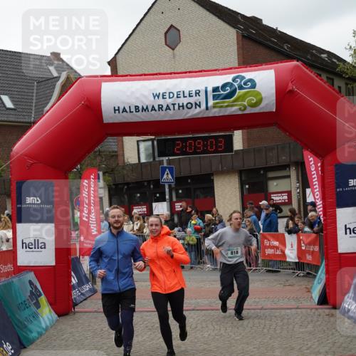 04.05.2025 - 8. Wedeler Halbmarathon Felixshl http://msf.ph/oto/7829741 04.05.2025 12:09:01 Ziel 12, 13, 479, 491, 818 meine-sportfotos.de