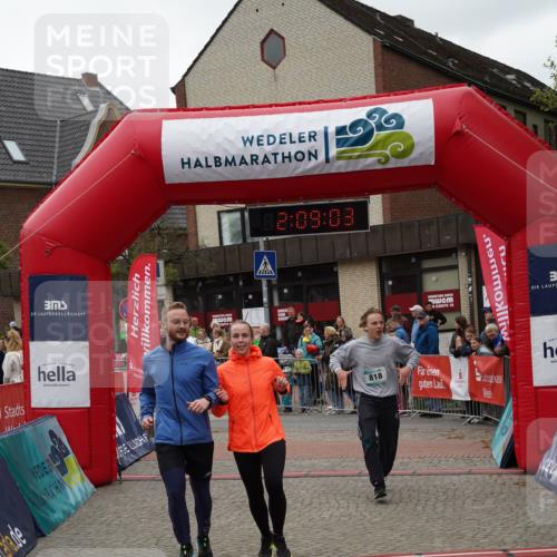 04.05.2025 - 8. Wedeler Halbmarathon Felixshl http://msf.ph/oto/7829749 04.05.2025 12:09:01 Ziel 12, 13, 479, 491, 818 meine-sportfotos.de