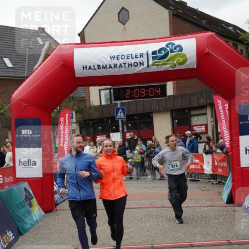 04.05.2025 - 8. Wedeler Halbmarathon Felixshl http://msf.ph/oto/7829758 04.05.2025 12:09:01 Ziel 12, 13, 479, 491, 818 meine-sportfotos.de