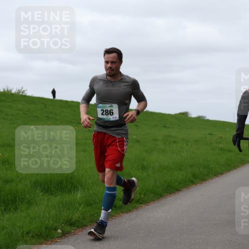 04.05.2025 - 8. Wedeler Halbmarathon Yannick Fuchs http://msf.ph/oto/7829786 04.05.2025 11:37:05 Laufen 286 meine-sportfotos.de