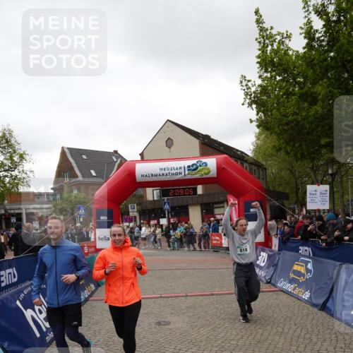 04.05.2025 - 8. Wedeler Halbmarathon Felixshl http://msf.ph/oto/7829808 04.05.2025 12:09:03 Ziel 12, 13, 479, 491, 818 meine-sportfotos.de