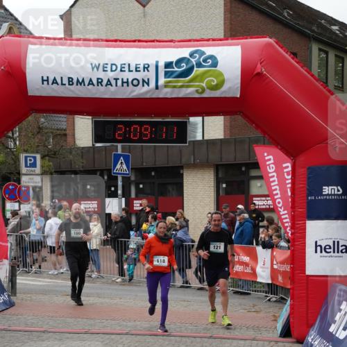 04.05.2025 - 8. Wedeler Halbmarathon Felixshl http://msf.ph/oto/7829842 04.05.2025 12:09:09 Ziel 118, 121, 160 meine-sportfotos.de