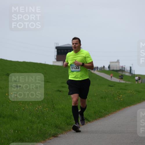 04.05.2025 - 8. Wedeler Halbmarathon Yannick Fuchs http://msf.ph/oto/7829862 04.05.2025 11:18:17 Laufen 1133 meine-sportfotos.de