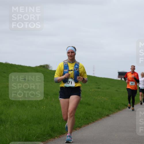 04.05.2025 - 8. Wedeler Halbmarathon Yannick Fuchs http://msf.ph/oto/7829900 04.05.2025 11:37:19 Laufen 371, 561 meine-sportfotos.de