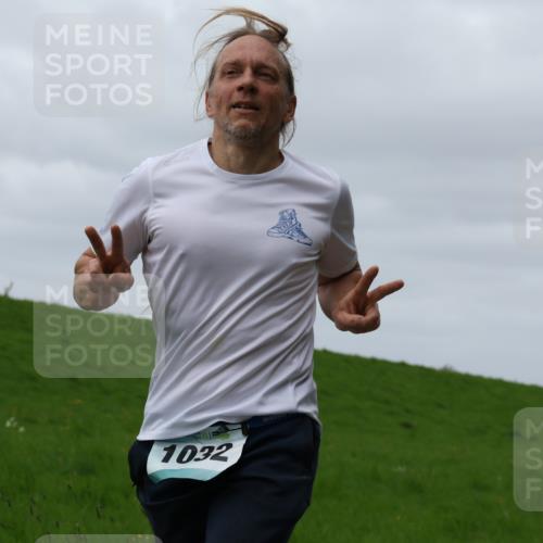 04.05.2025 - 8. Wedeler Halbmarathon Yannick Fuchs http://msf.ph/oto/7830023 04.05.2025 11:37:28 Laufen 1032 meine-sportfotos.de