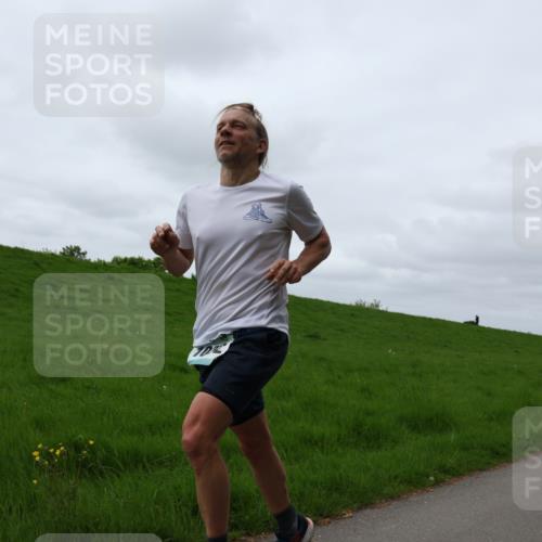 04.05.2025 - 8. Wedeler Halbmarathon Yannick Fuchs http://msf.ph/oto/7830044 04.05.2025 11:37:29 Laufen  meine-sportfotos.de